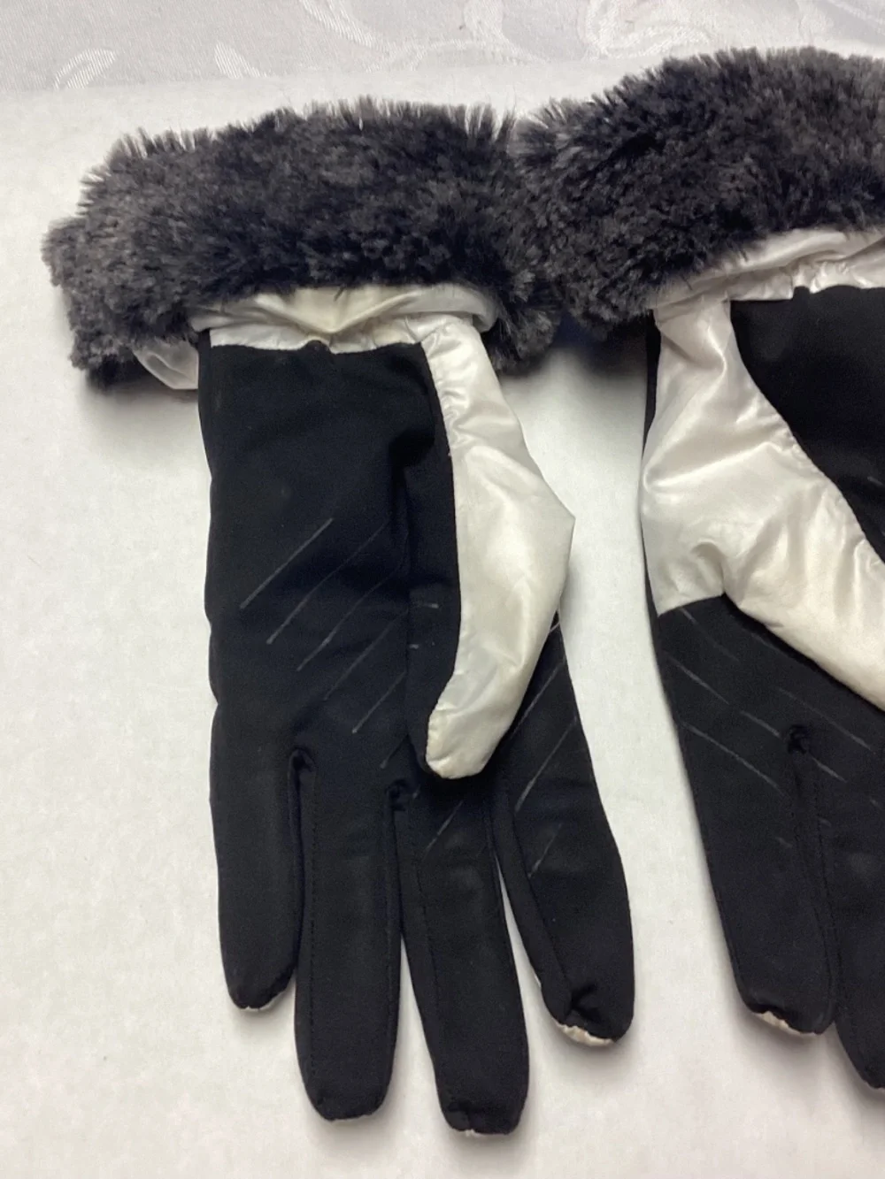 White n black winter gloves super cute. Must have for CCCCOLD ON WAY